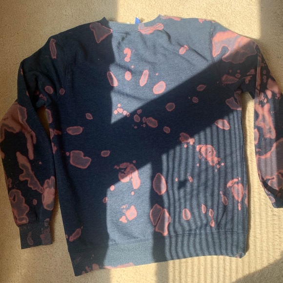 Handmade bleached butterfly sweatshirt - Picture 3 of 3